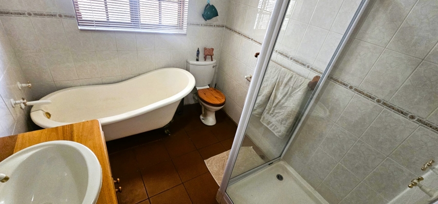4 Bedroom Property for Sale in Deneysville Free State